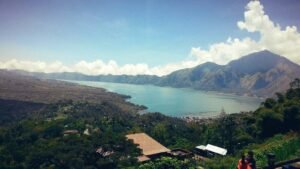 volcano-lake-view3-1600X900